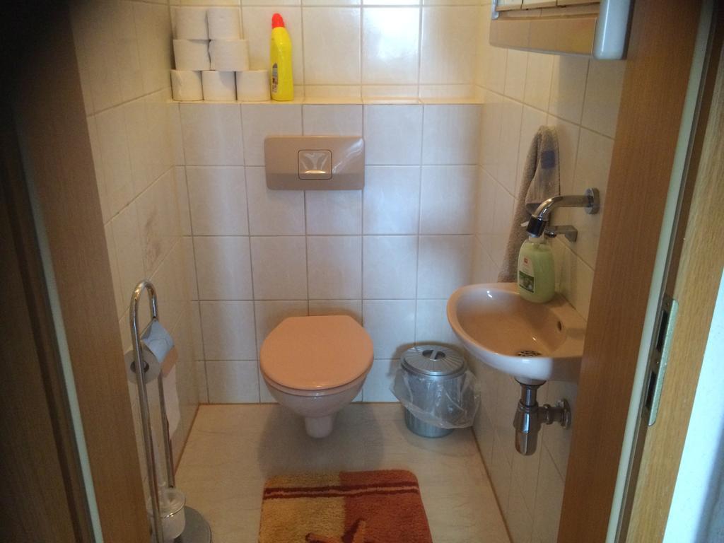 Zimmer Zur Ehemaligen Weinstube Untermberg Exterior foto